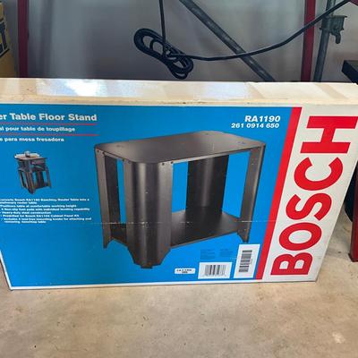 S1581 Bosch Router & Table with Attachments