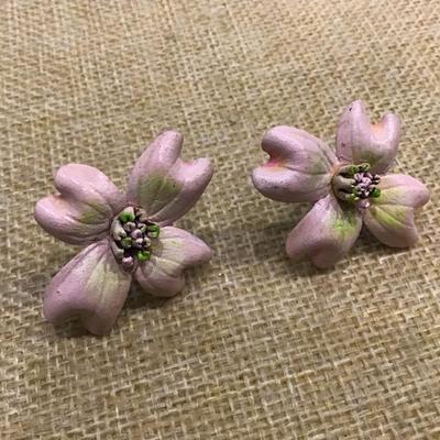 Vintage Leather   Dogwood Flower Screw  On Earrings