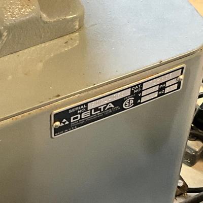 S1585 Delta 14" Bandsaw Model 52-963 with Lamp Attachments and Saw Blades