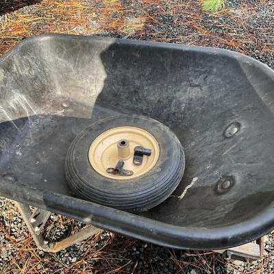 S1591 Large Plastic Wheelbarrow with Extra Tire and Wheel Mounting Bracket