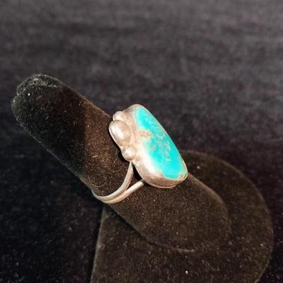 TURQUOISE AND STERLING SILVER RING
