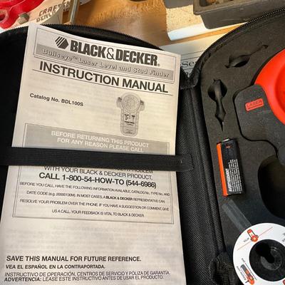 S1616 Black and Decker Bullseye Laser Level Stud Finder with Case