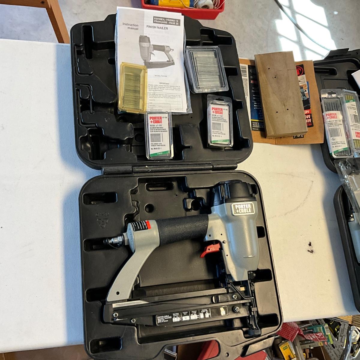 S1625 Porter Cable 16GA. Finish Nailer Gun with Case and extra Nails