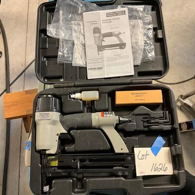 S1626 Porter Cable 18GA. Narrow Crown Stapler Gun with Case and Staples