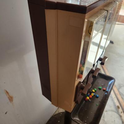 Bulk Candy  Vending Machine .25 working