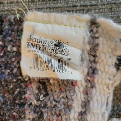 Pair of Woven Blankets (D-DR)