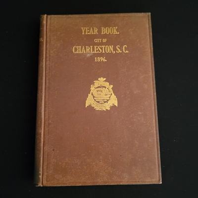 Assortment of Books on Charleston and the Deep South (D-DW)