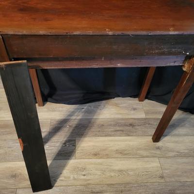 Antique Desk (DR-DW)