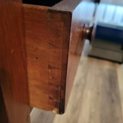 Antique Desk (DR-DW)