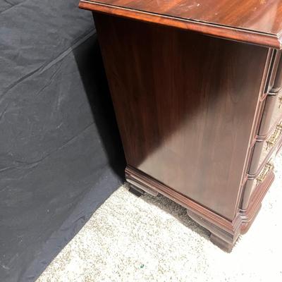 Ethan Allen Georgian Style Bachelor Chest of Drawers (B1-MG)