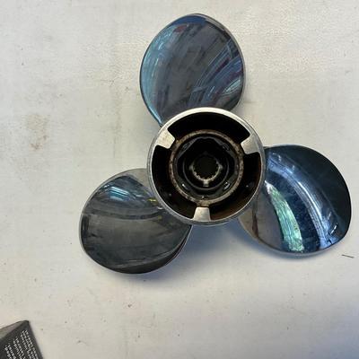 S1654 Mercury Propeller/ Mercury Marine "Vengence" with Flor Torq Hub Assembly