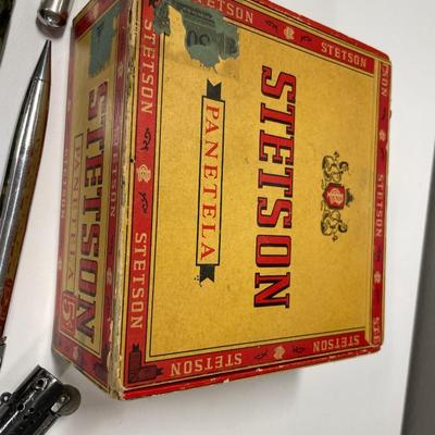Stetson box of misc vintage items