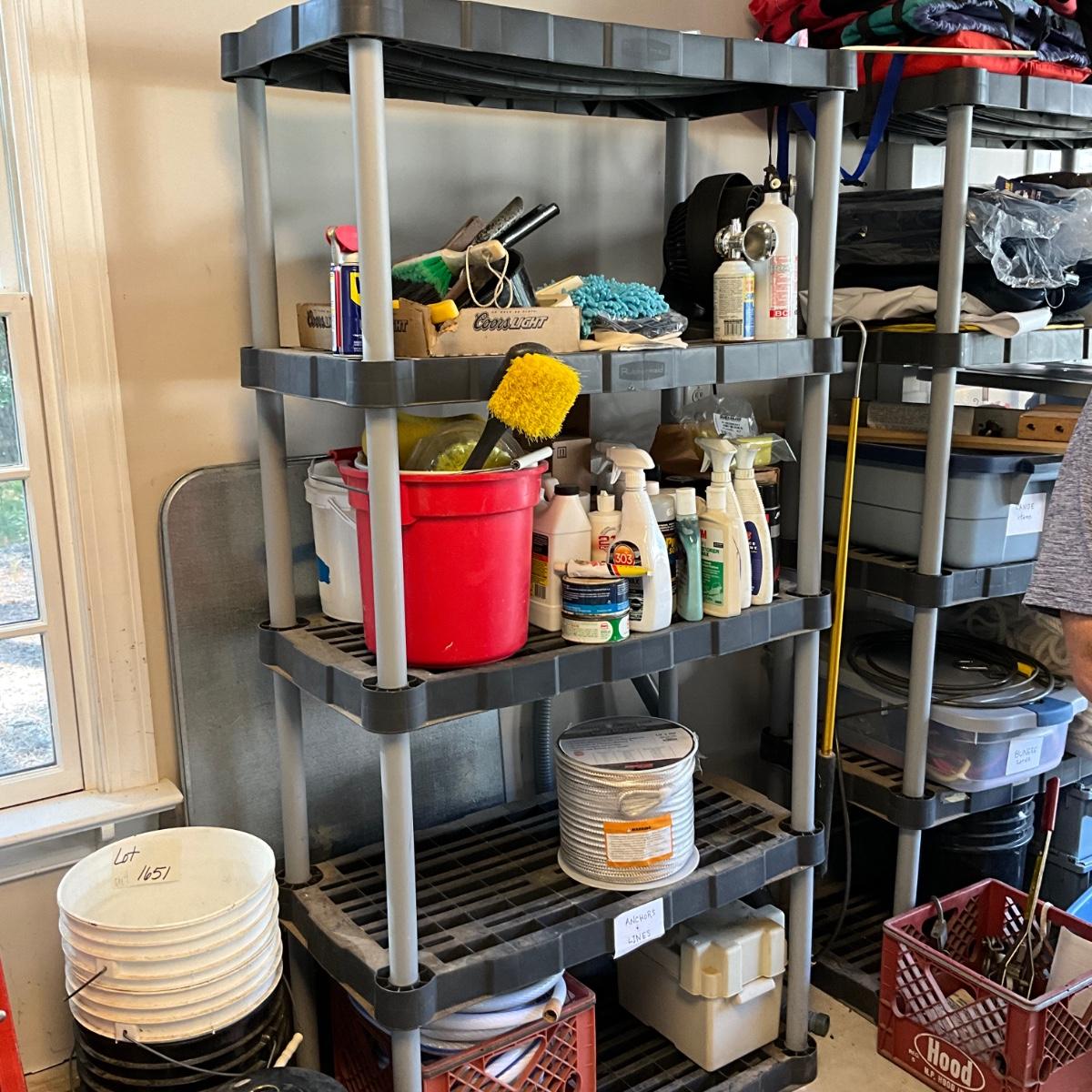 S1656 Rubbermaid Shelving Unit