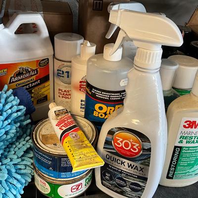 S1659 Entire Shelf of Marine Cleaners