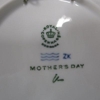 Royal Copenhagen Mother's Day Plates With Box