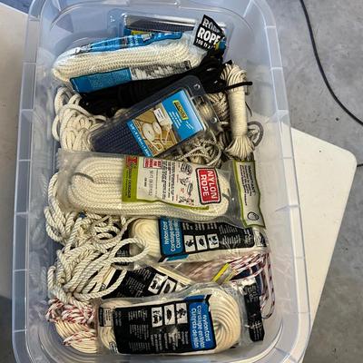 S1666 Large Tub of Ropes