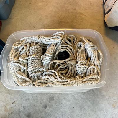 S1674 Large Container of Marine Rope