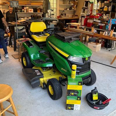S1682 John Deere Accel 42" deep X350 18.5hp Riding Mower ONLY 30 HOURS!!!
