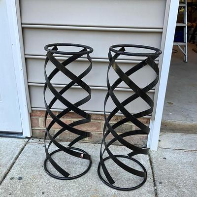 S1687 Pair of Metal Spring Twist Plant Stands