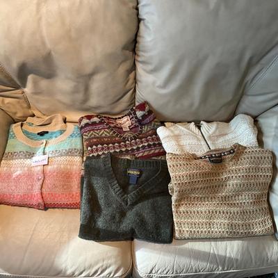 MR1703 Lot of 5 Sweaters , Talbots and Woolrich