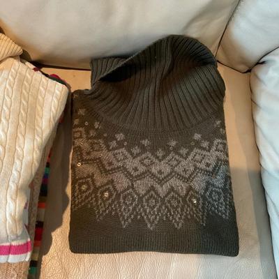 MR1704 Lot of Pull Over Sweaters/ Turtlnecks