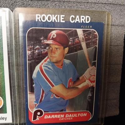 COLLECTIBLE BASEBALL CARDS IN PROTECTIVE SLEEVES