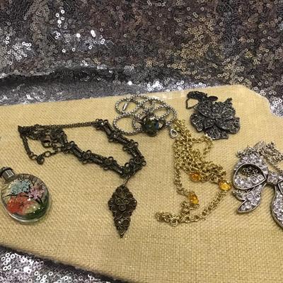 Lot Of 6 Necklaces