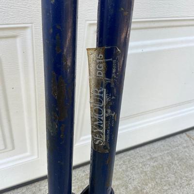 S1722 Seymour Metal Post Hole Digger
