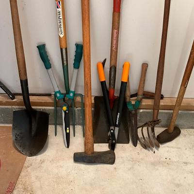 S1727 Large Lot of Garden Tools 10pc.