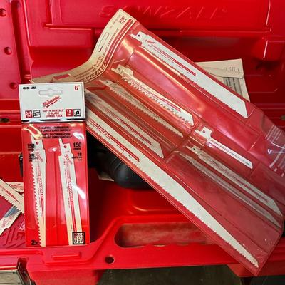 S1732 Milwaukee Sawzall with Quik-Lok and extra Blades