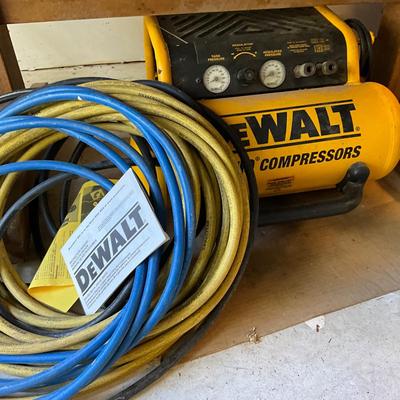 S1735 DEWALT Hand Carry 4gal Compressor