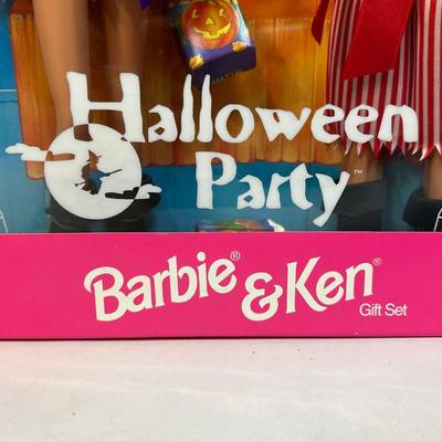 Target Special Edition Halloween Party Barbie and Ken Pirate Costume Doll Set New In Box Mattel 19874