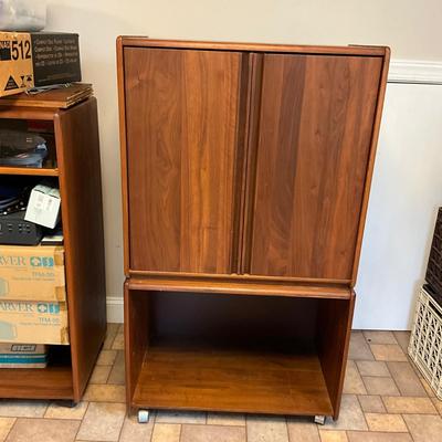 US1757 Custom Wood Design Stereo / Audio Cabinet