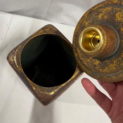 Large Gold Metal Filigree Plate & Lidded Urn/Candle Holder (B1-RG)