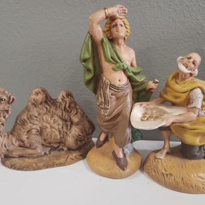 Arabian figurines