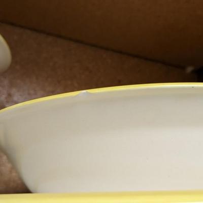 Royal M Crownstone Goldfinch Yellow Dishes & Butterfly Gold