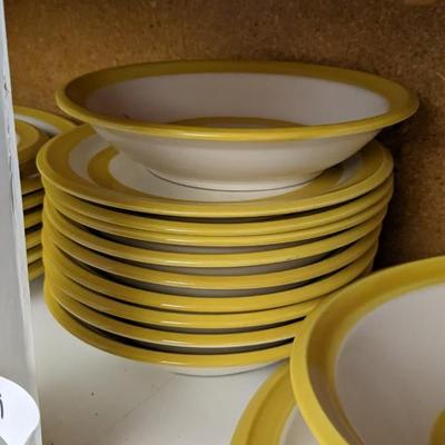 Royal M Crownstone Goldfinch Yellow Dishes & Butterfly Gold