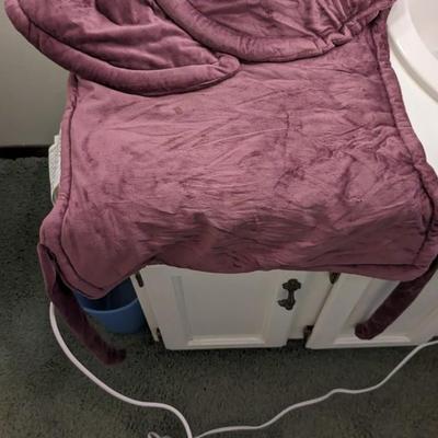Contents of Main Bedroom Bathroom