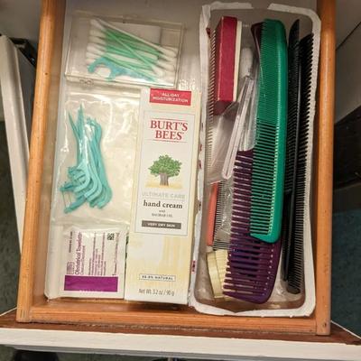 Contents of Main Bedroom Bathroom