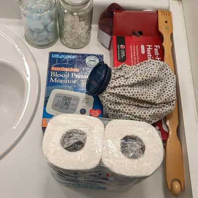 Contents of Main Bedroom Bathroom