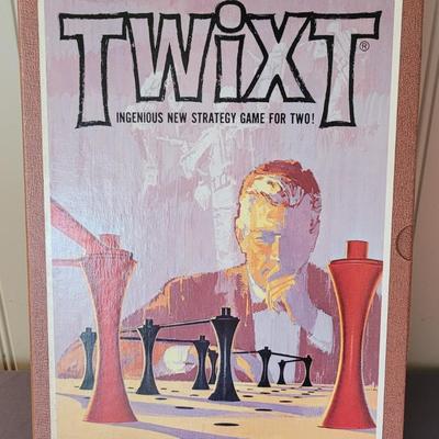1962 Twixt: Ingenious Strategy Game for Two