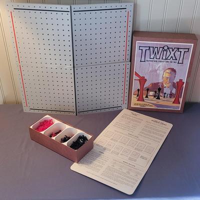 1962 Twixt: Ingenious Strategy Game for Two