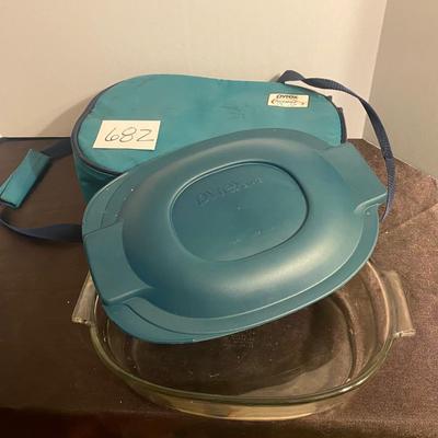 Pyrex Casserole Dish & Carrier