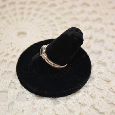 925 Sterling & Onyx Ring Size 8 2.4g