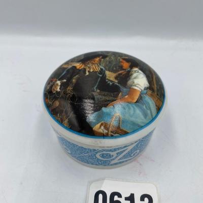 Wizard of oz 1990 rare trinket,porcelain