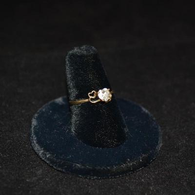 10K Cubic Zirconium Heart Ring Size 6 1,.5g