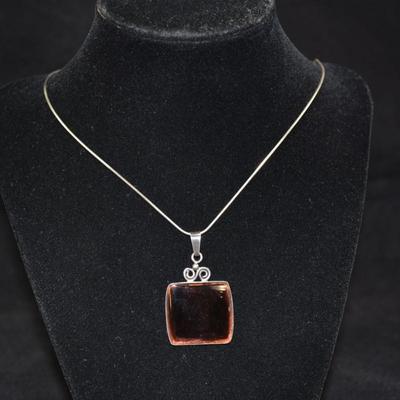 925 Sterling Chain w/ 925 Lavender Glass Pendant 22"