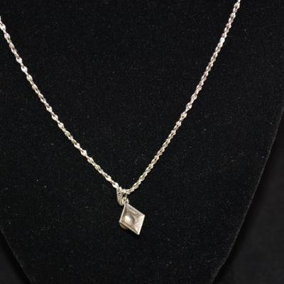 925 Sterling Pendant w/ Marcasite & Pearl on 925 Chain 18" 6.1g