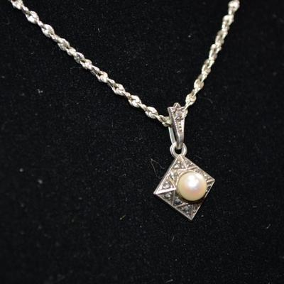 925 Sterling Pendant w/ Marcasite & Pearl on 925 Chain 18" 6.1g