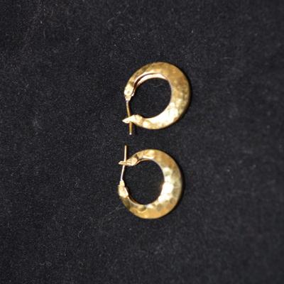 10K Crescent Hoop Earrings 4.2g